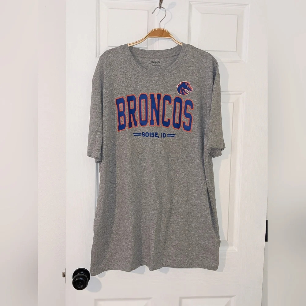 Men's Ash Boise‎ State Broncos Proud Mascot T-Shirt XL NWT